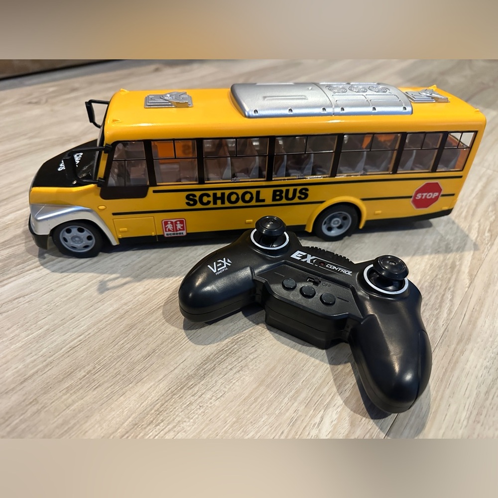 Remote Control Yellow School Bus Toy with Controller – Kids RC‎ Vehicle
